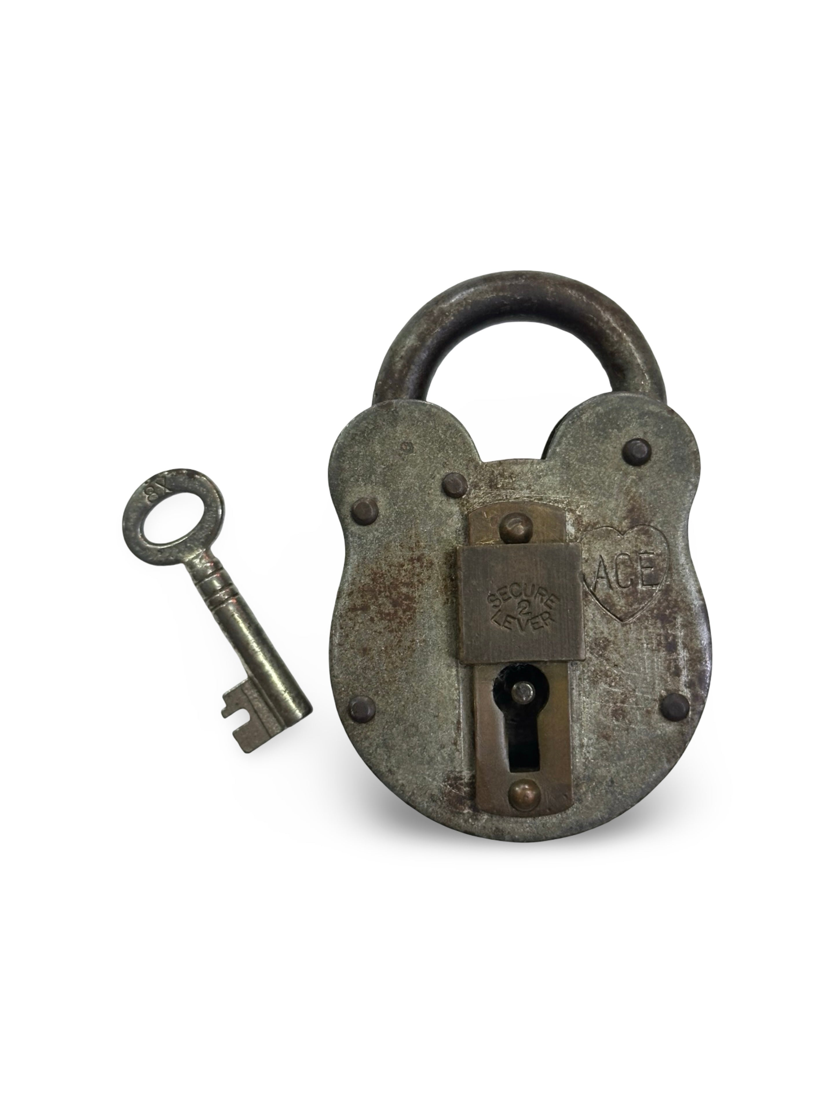 ヴィンテージ ACE 南京錠（オリジナルキー付き）