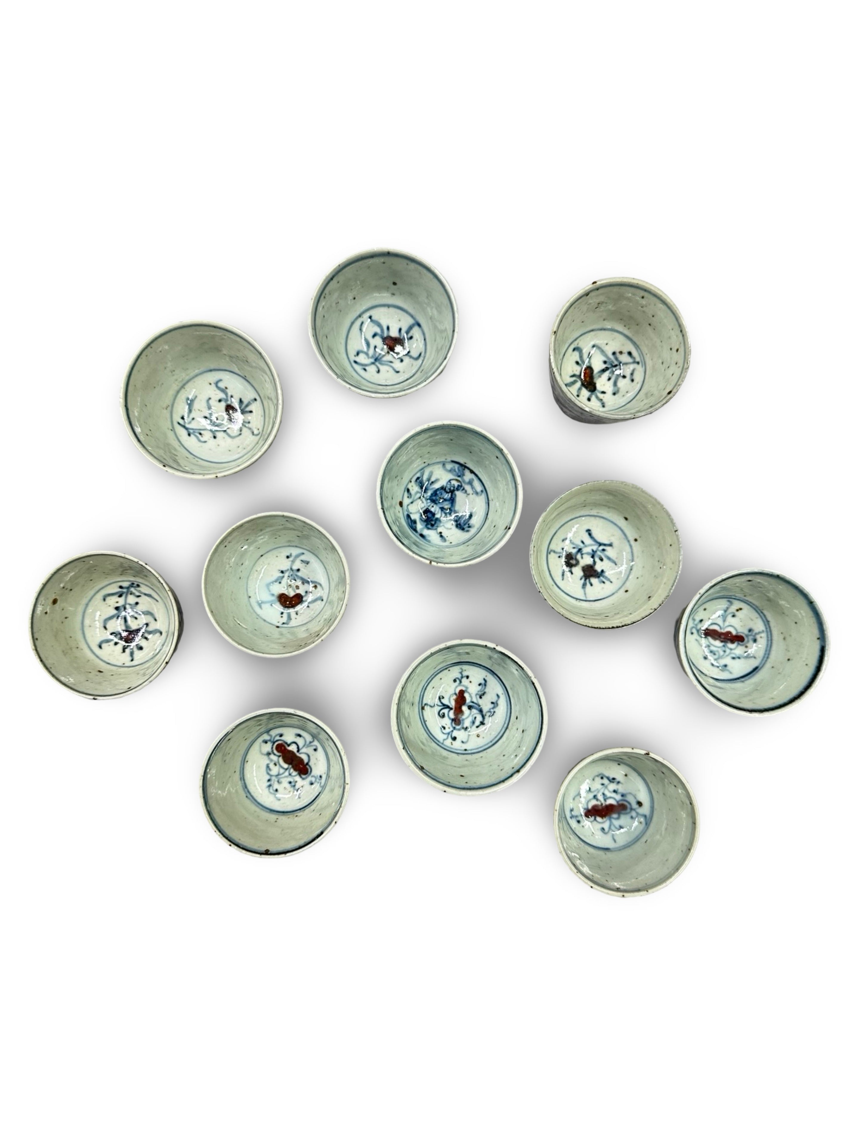 Mid-century was Chinese Blue & White Hand-Painted Tea Cup - Figurative Scholar & Landscape