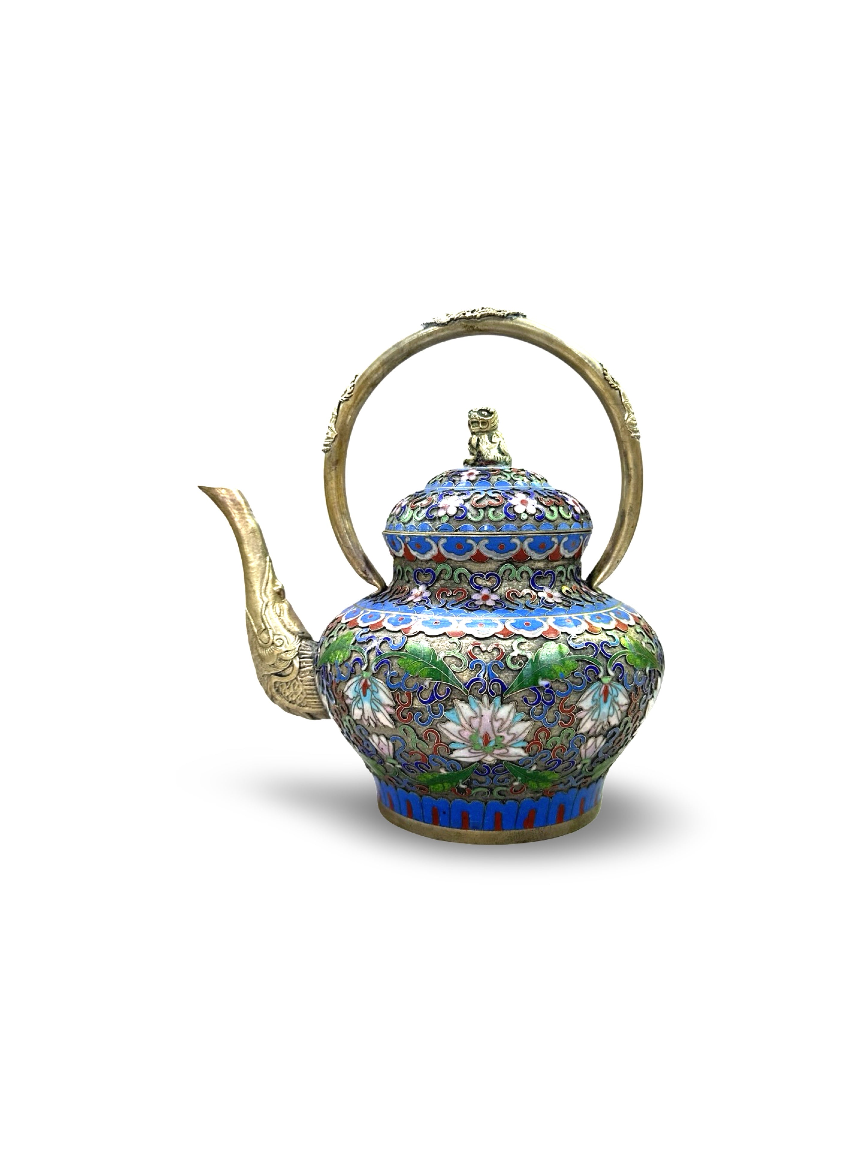 Title: Vintage Chinese Cloisonné Enamel Teapot – Lotus Blossom Design with Brass Handle & Foo Dog Finial (景泰蓝）