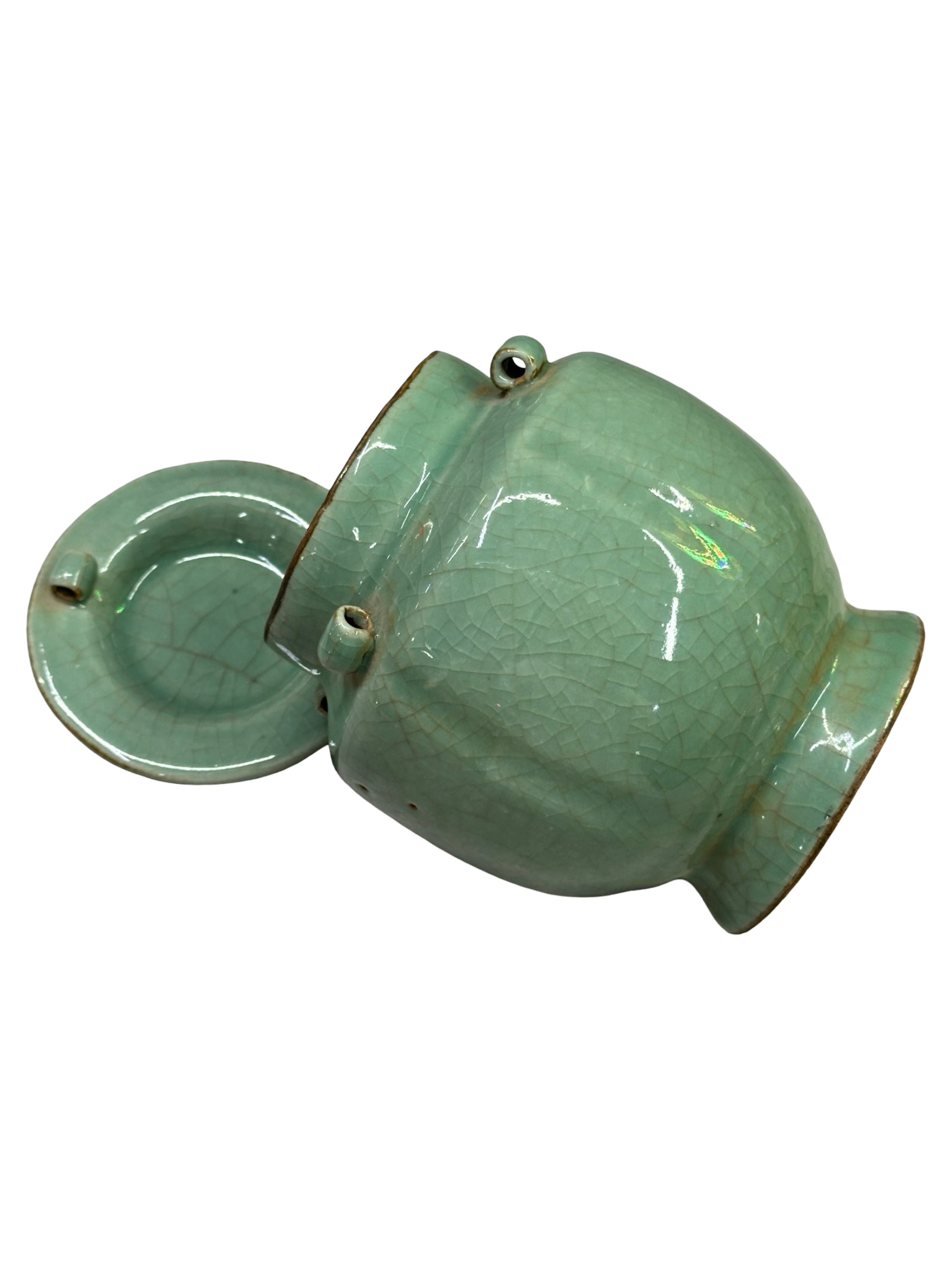 Vintage 20th Century Longquan-Style Celadon Jar with Lid – Lobed Crackle Glaze