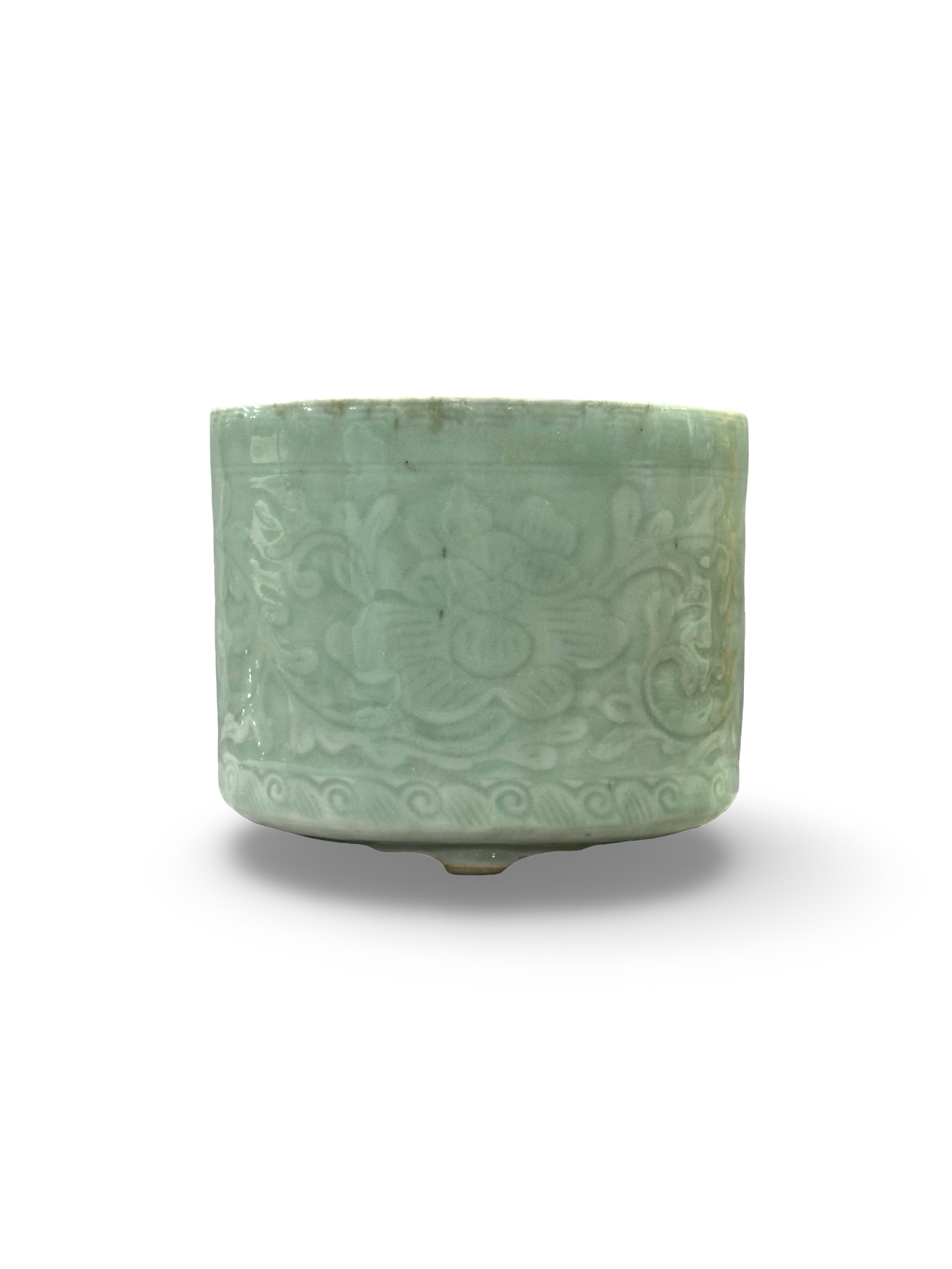 19th-Century Chinese Celadon Porcelain Incense burner- Green Glaze