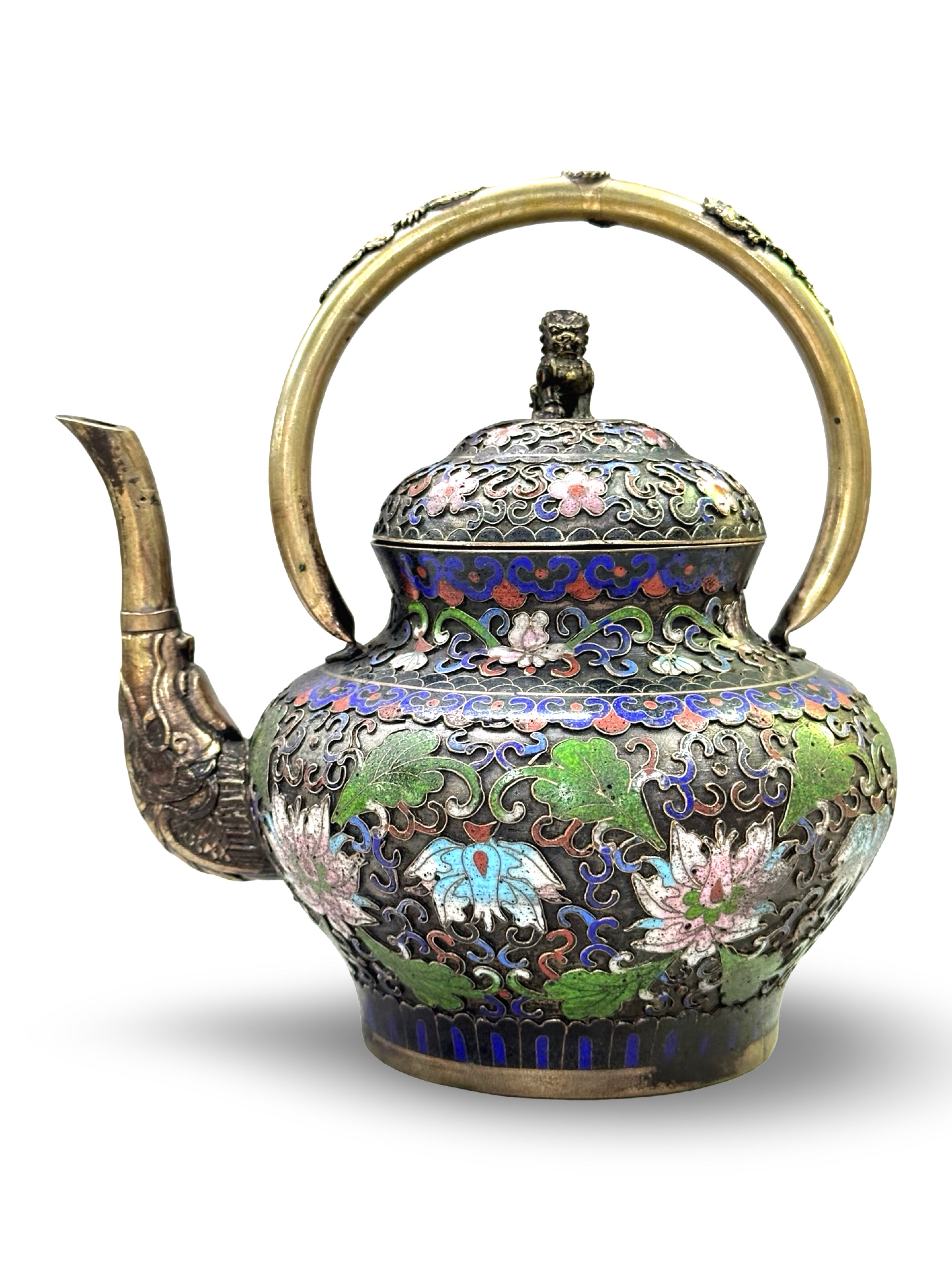 Title: Vintage Chinese Cloisonné Enamel Teapot – Lotus Blossom Design with Brass Handle & Foo Dog Finial (景泰蓝）
