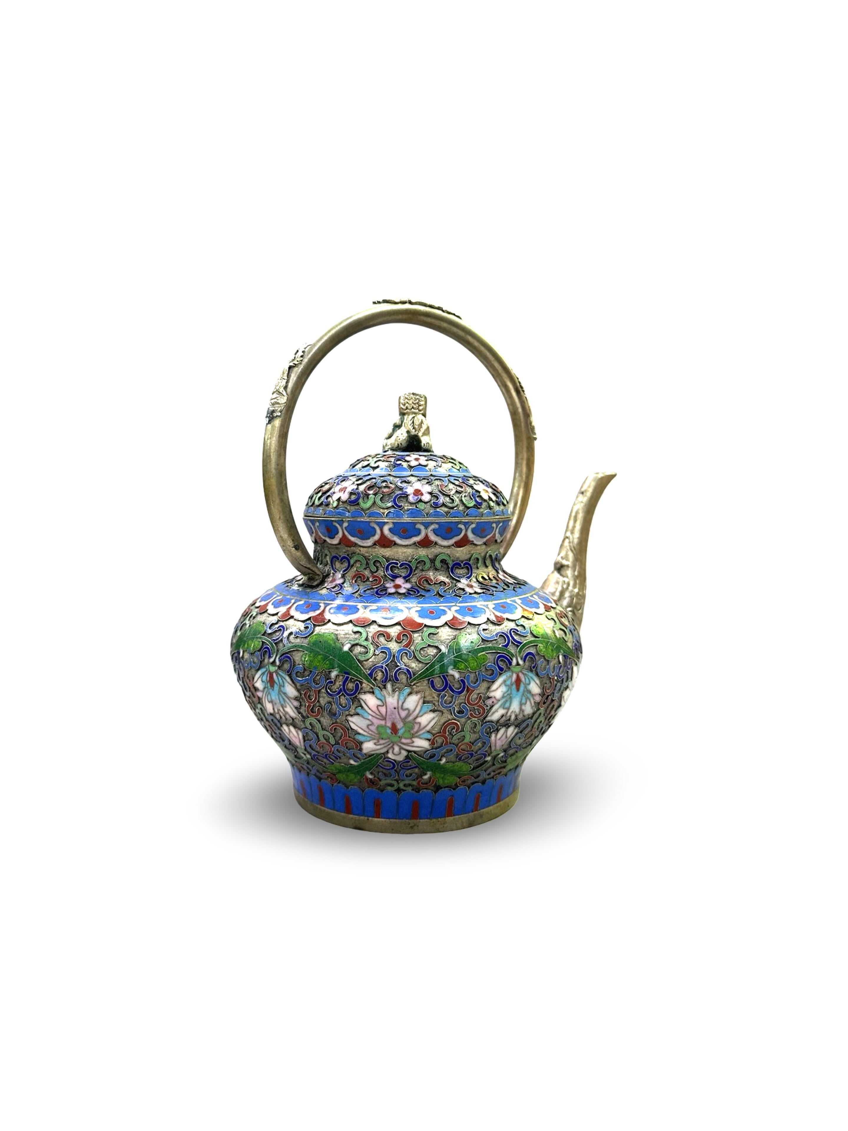 Title: Vintage Chinese Cloisonné Enamel Teapot – Lotus Blossom Design with Brass Handle & Foo Dog Finial (景泰蓝）