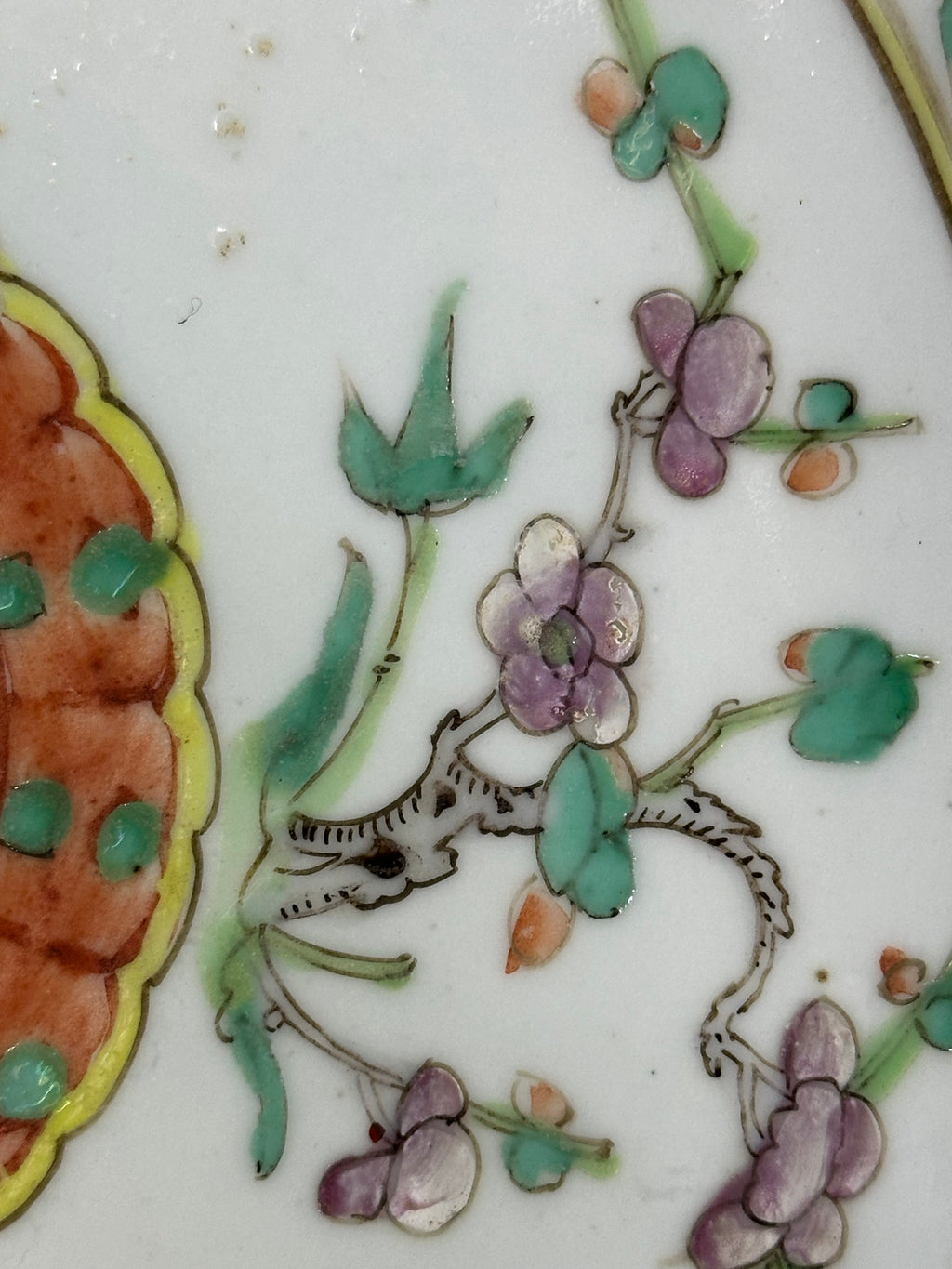 Qing-dynasty Chinese Famille Rose Porcelain Dish - Peaches & Floral Motif