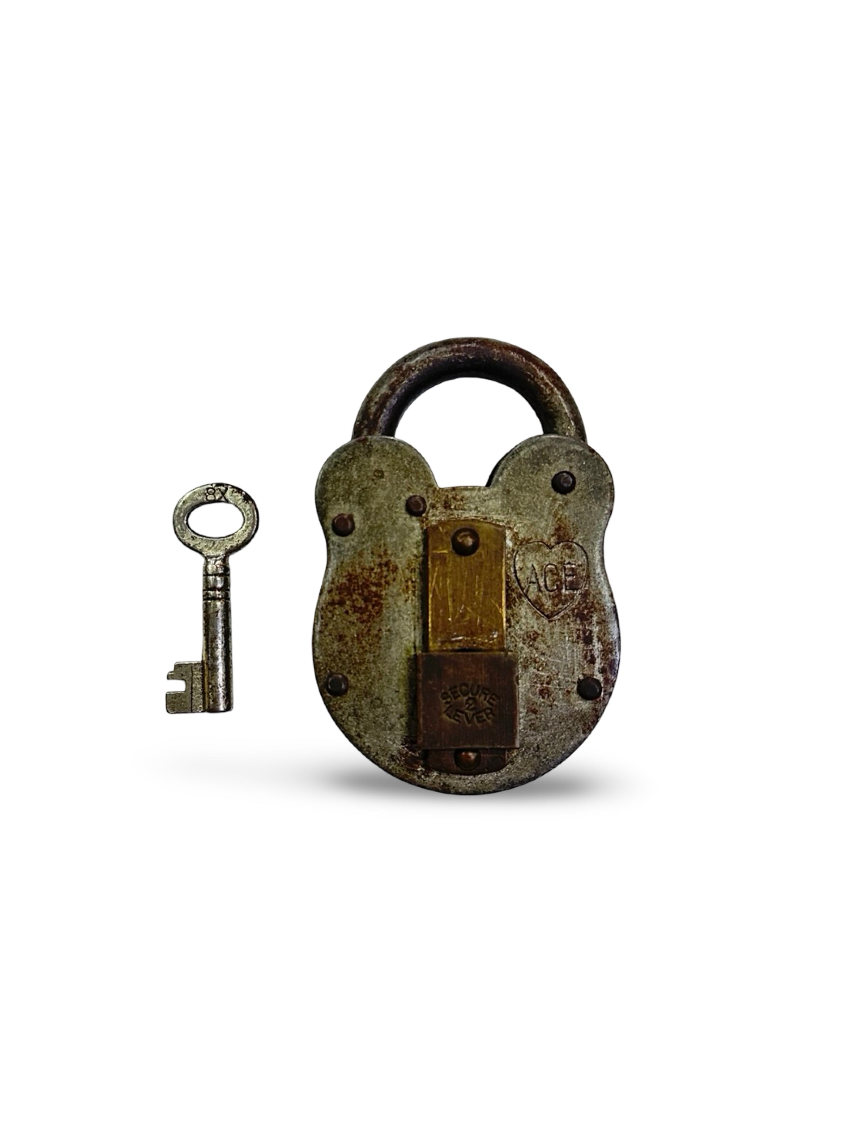 ヴィンテージ ACE 南京錠（オリジナルキー付き）